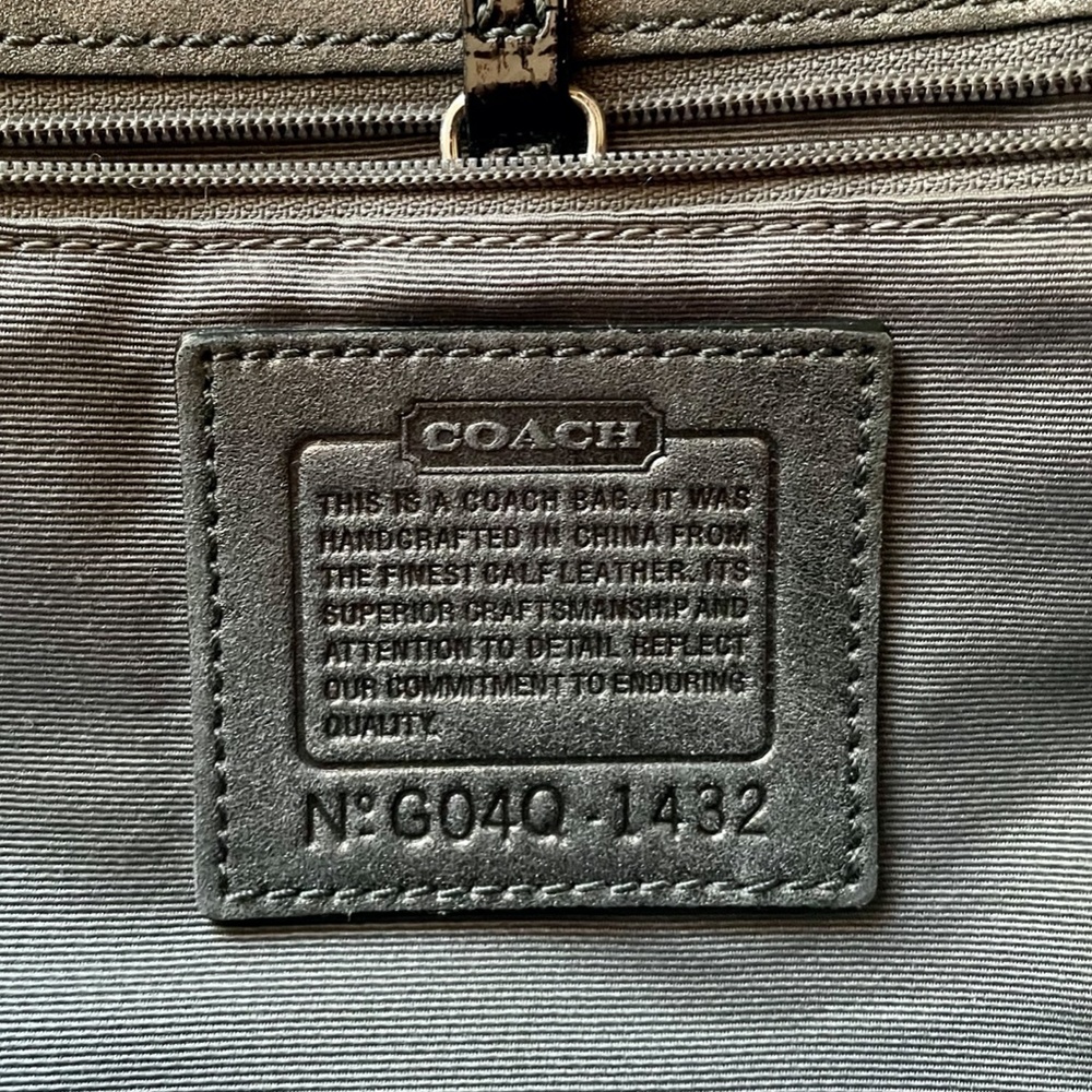 ⛔️SOLD⛔️Coach Black Patent Leather Tote - Picture 9 of 9